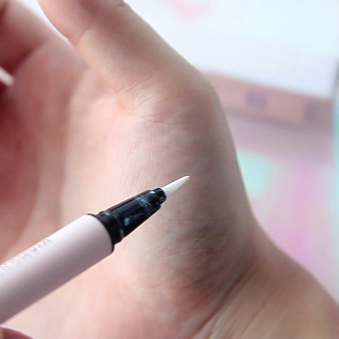 ダイヤモンドクラッシュリキッドライナー/ドド/リキッドアイライナーの動画クチコミ4つ目