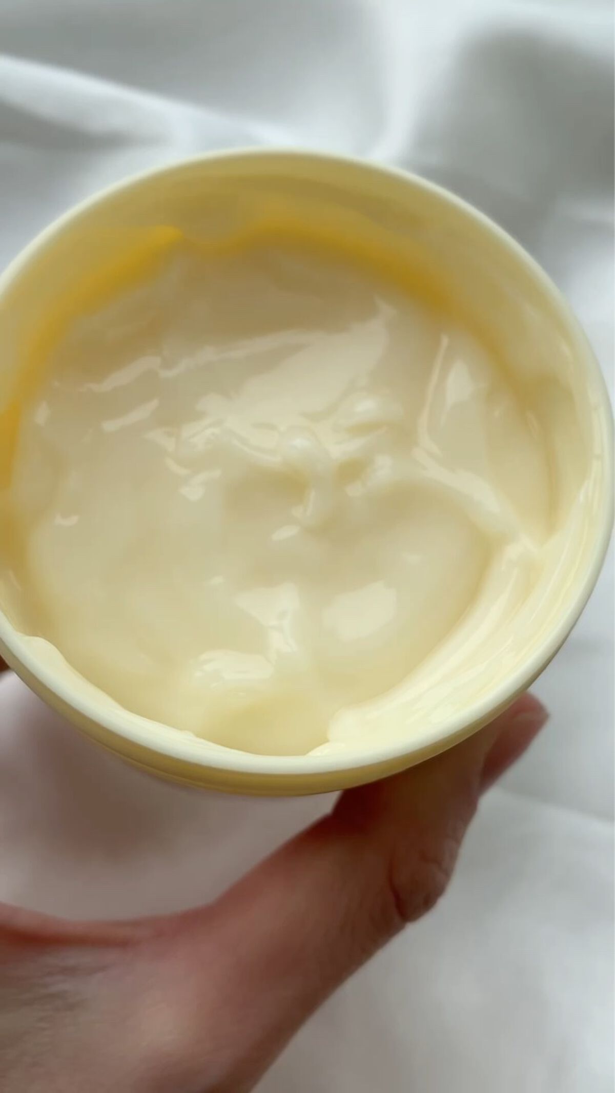 ボディヨーグルト MO/THE BODY SHOP/ボディローションの動画クチコミ4つ目