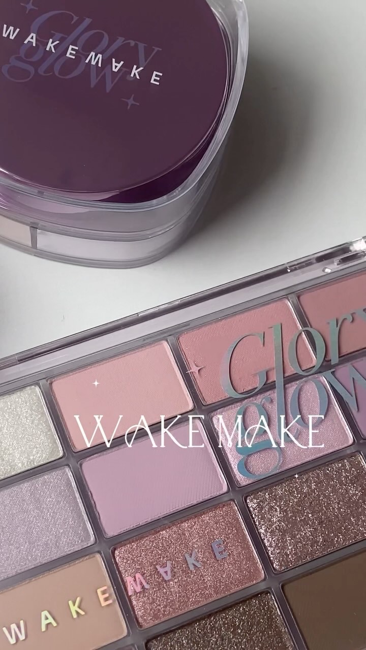 wakemakeのホリデーコレクション💜

ホリデーコレクション全てのアイテムが透明感を演出してくれて、キラキラで本当に美しい🌙

パウダーにも控えめにラメが入ってて、もう可愛すぎて涙出そうでした（ ; ;🫶🏼 ）

そろそろメガ割