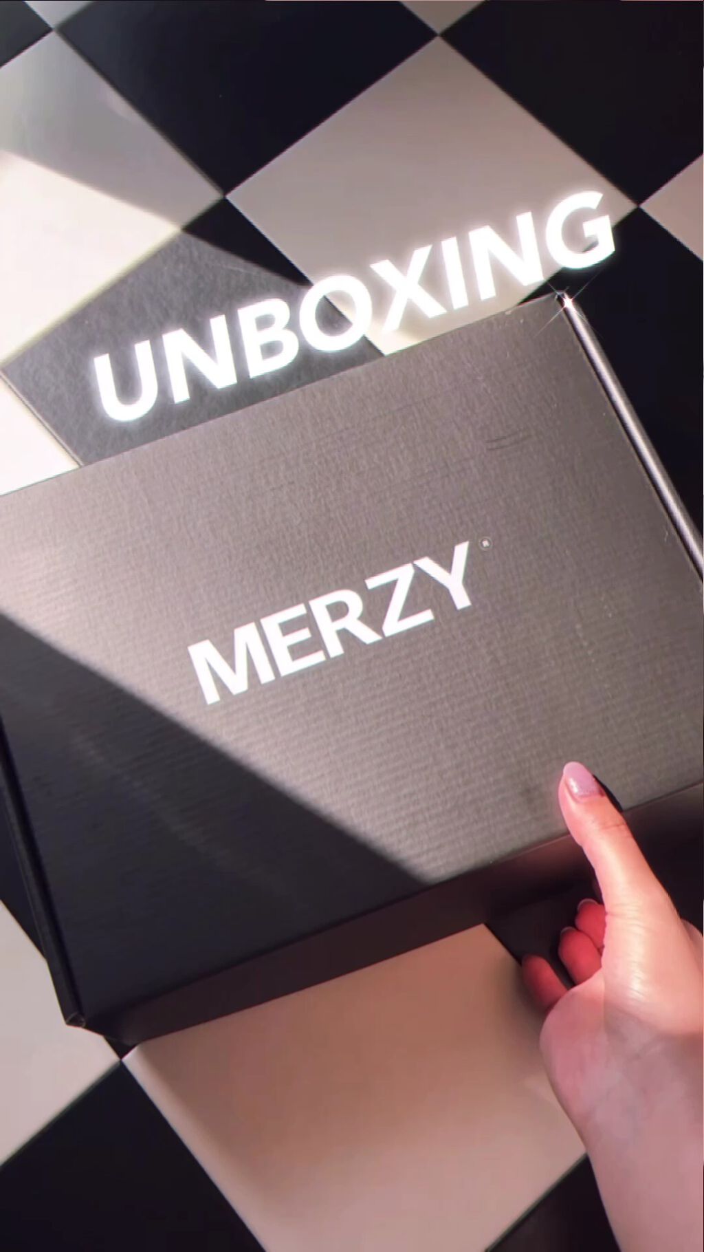 ノワール イン ザ シャドウパレット/MERZY/アイシャドウパレットを使ったクチコミ（1枚目）