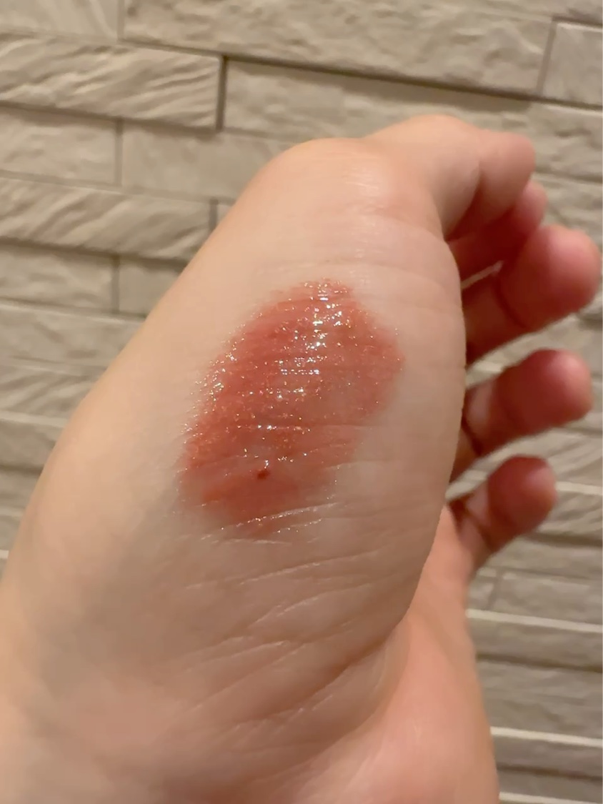 🌼to/one🌼
🌼トーン ペタル ブルーミング グロス🌼

EX10　Berry Glace

クリスマスコフレ🎄のパケが可愛すぎて😭😭💖このシリーズのグロス好きだから吸い込まれるように買ってしまった😇😇❤️

持って