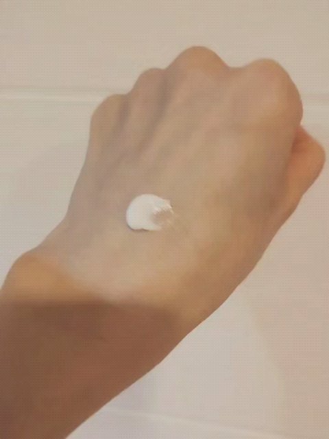 ハンドチェンジパフォーマー/リサージ/ハンドクリームの動画クチコミ3つ目