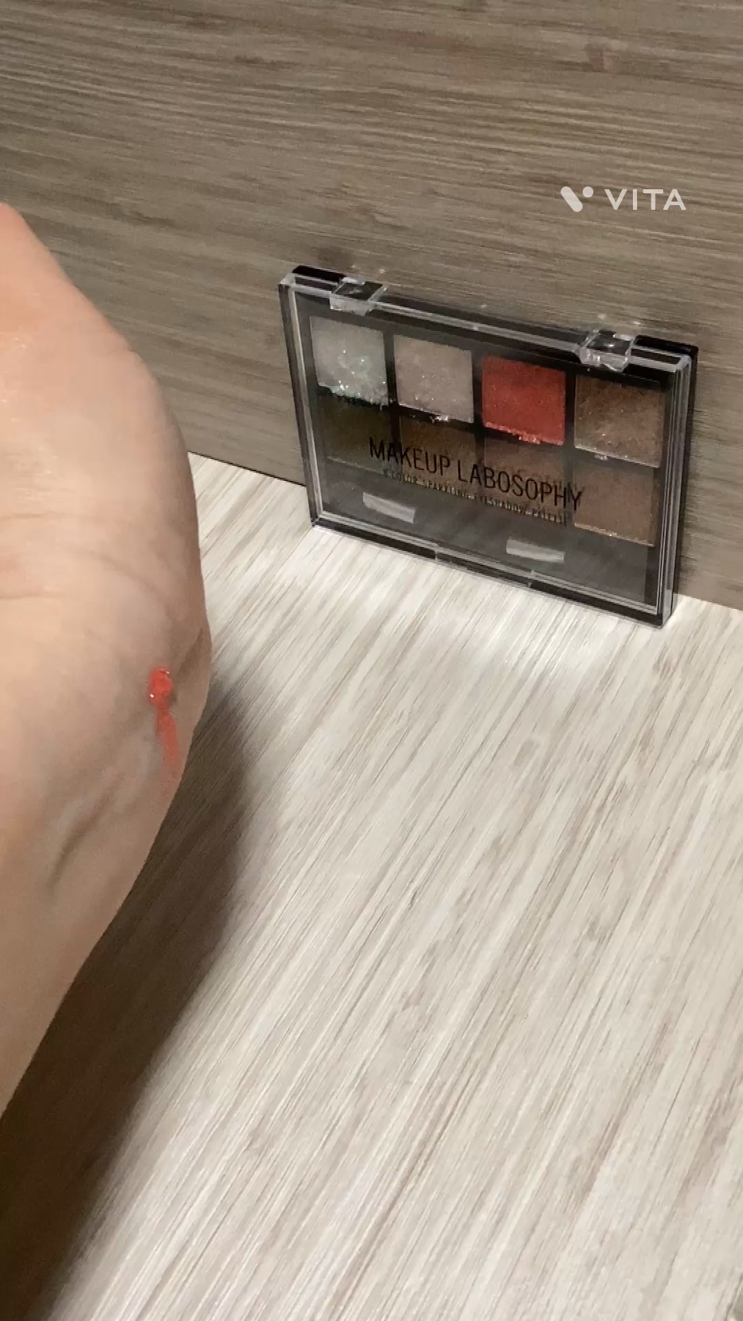 8color sparkling eyeshadow palette/MAKEUP LABOSOPHY/パウダーアイシャドウの動画クチコミ2つ目