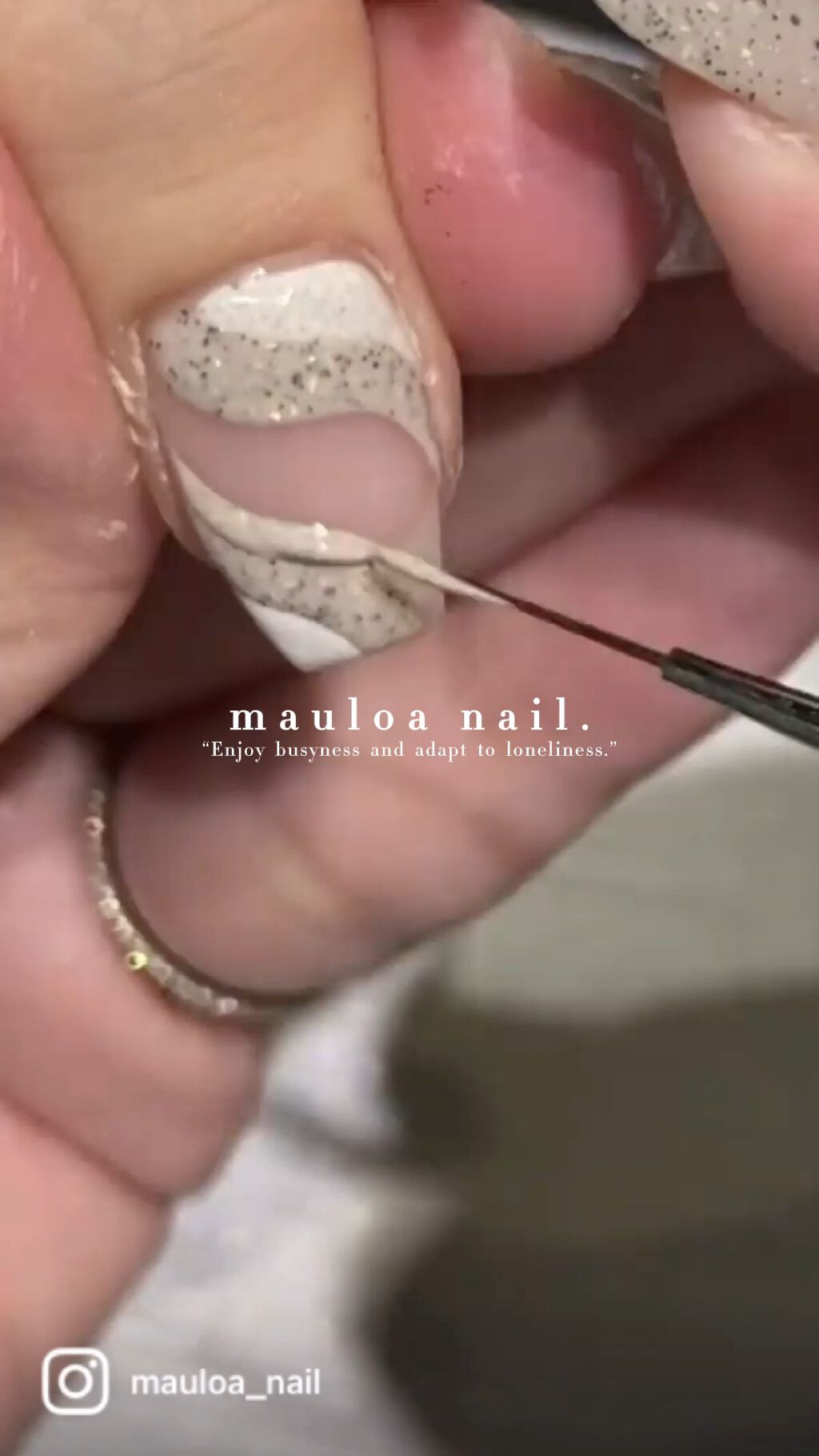 #ネイル,#月ネイル,#アートネイル,#海ネイル,#ミラーアートネイル,#シェルネイル,#夏ネイル,#くねくねネイル,#サマーネイル,#ジュエリーネイル,#ミラーネイル,#手書きアートネイル,#ハートネイル,#秋ネイル,#うねうねネイルのネイルデザイン