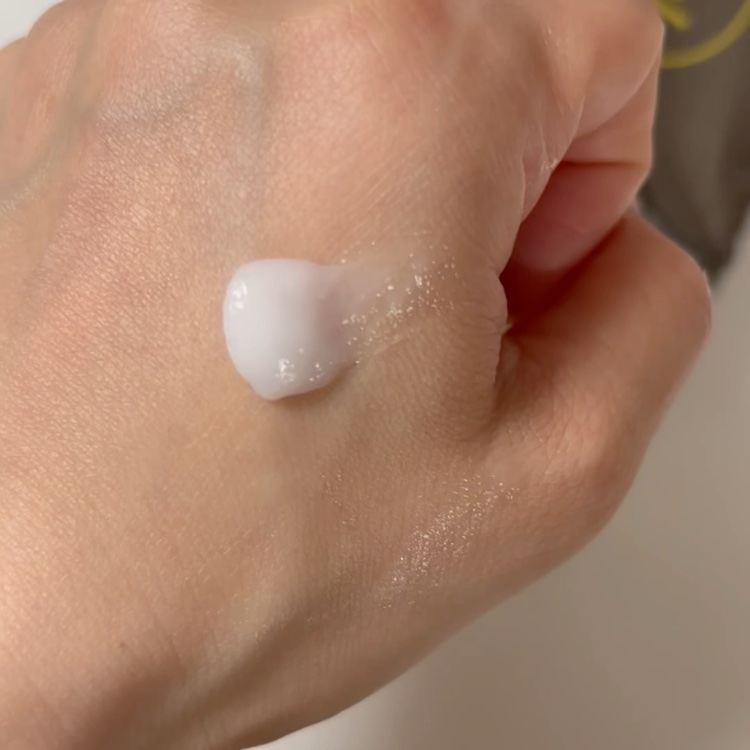 THE BEAUTY 髪のキメ美容プレミアムトリートメント＜モイストリペアプレミアム＞/エッセンシャル/洗い流すヘアトリートメントを使ったクチコミ（3枚目）