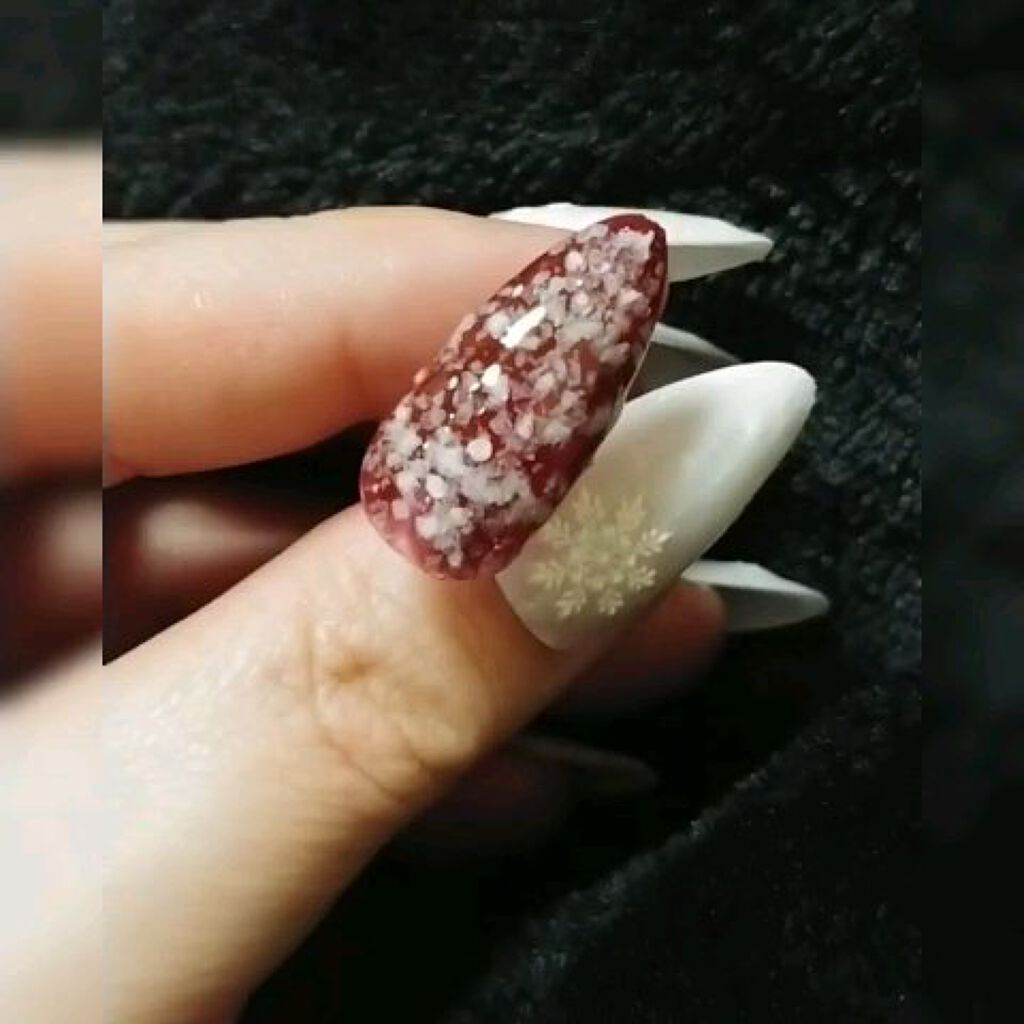 ホワイトフレークジェル/NAILTOWN/ジェルネイルの動画クチコミ1つ目