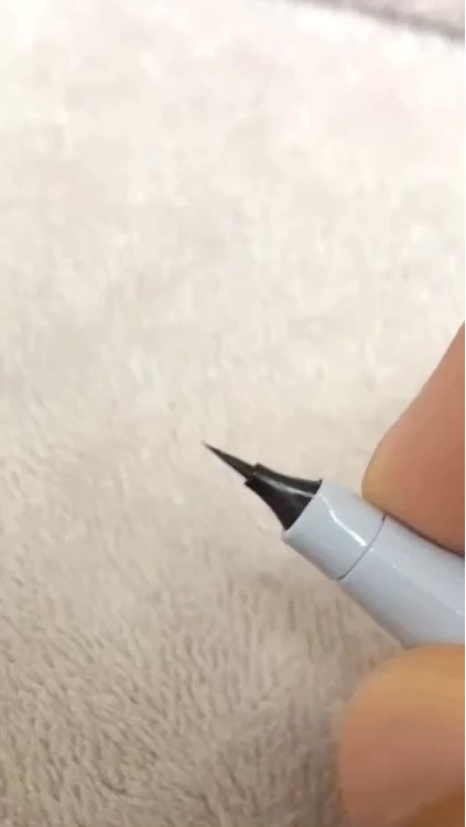 Good Friends Club Rotatable Eyeliner Pencil/FLORTTE/リキッドアイライナーの動画クチコミ1つ目