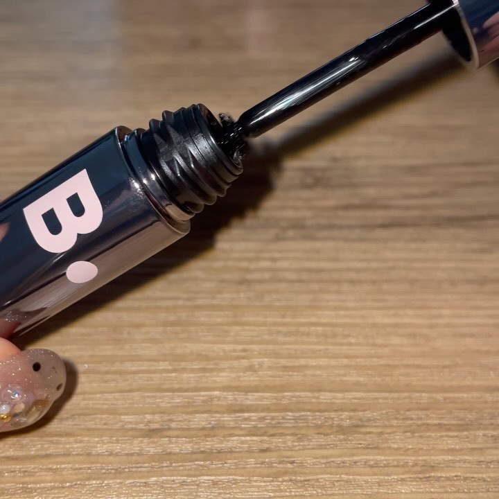 まつげ美容液アイラッシュトリートメント/BANILA CO/マスカラを使ったクチコミ（2枚目）