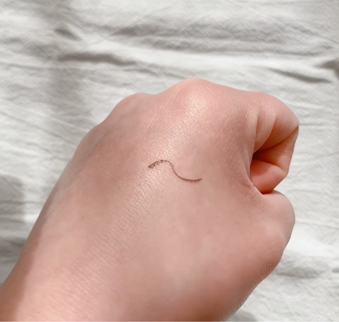 アヴァンセ ジョリ・エ ジョリ・エ リキッドアイライナー/アヴァンセ/リキッドアイライナーの動画クチコミ1つ目