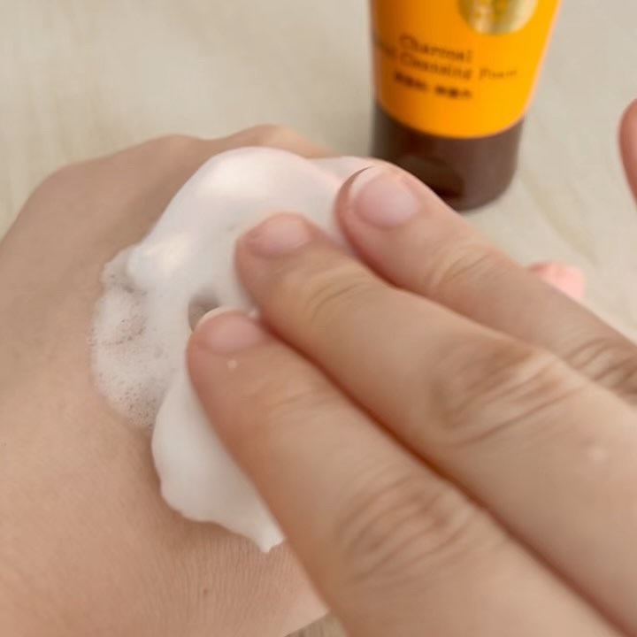 炭洗顔フォーム/DAISO/洗顔フォームの動画クチコミ1つ目