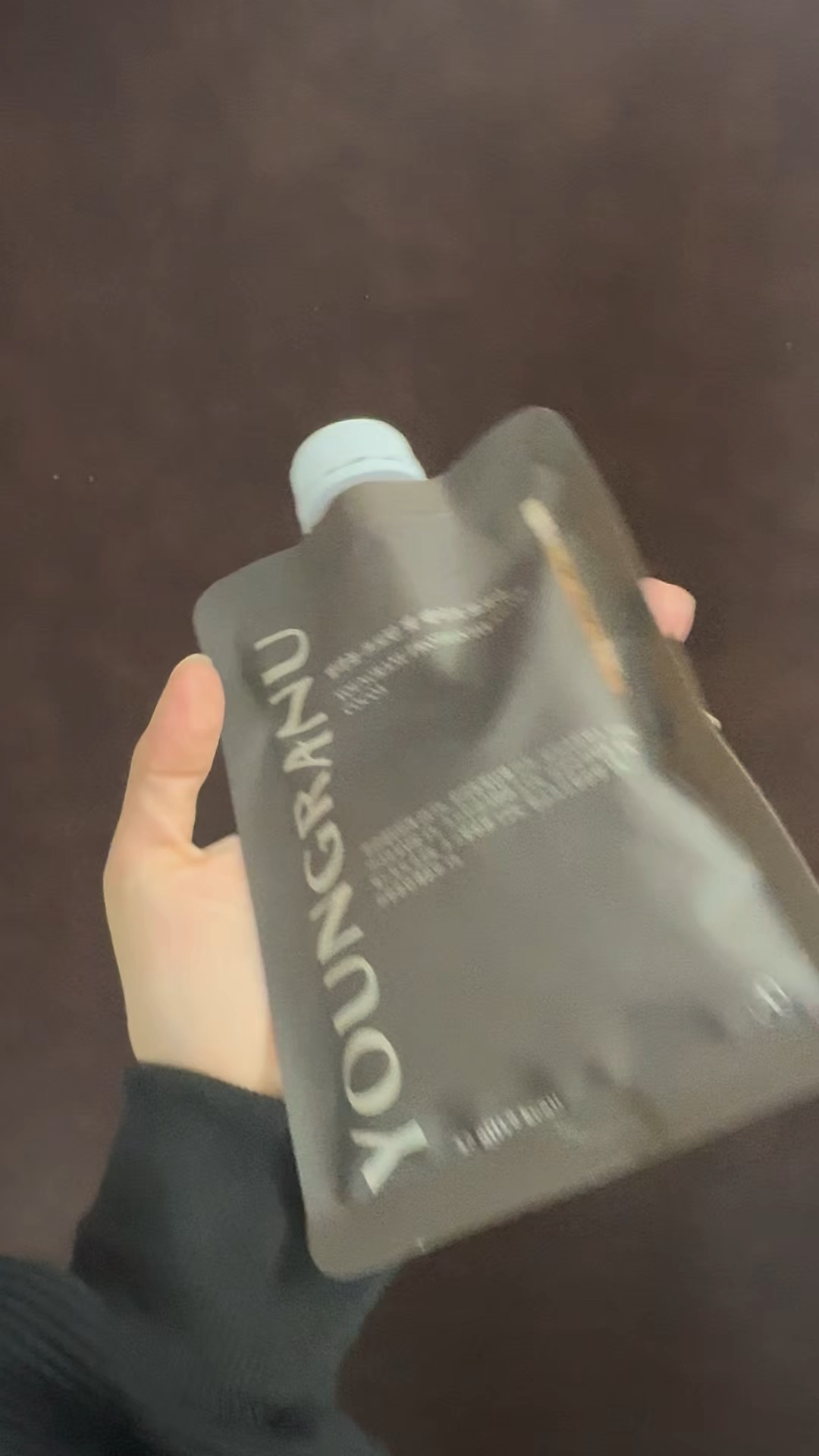 グルタチオンフィルムサプリで有名なエスターフォミュラから新しいブランド【ヨンラニュー】が登場	！🩵

普段の食事を置き換えたり、忙しい日のお昼はコレにしてる！

他のプロテインと違うところは
歯応えのある美味しいトッピングが入ってて
味