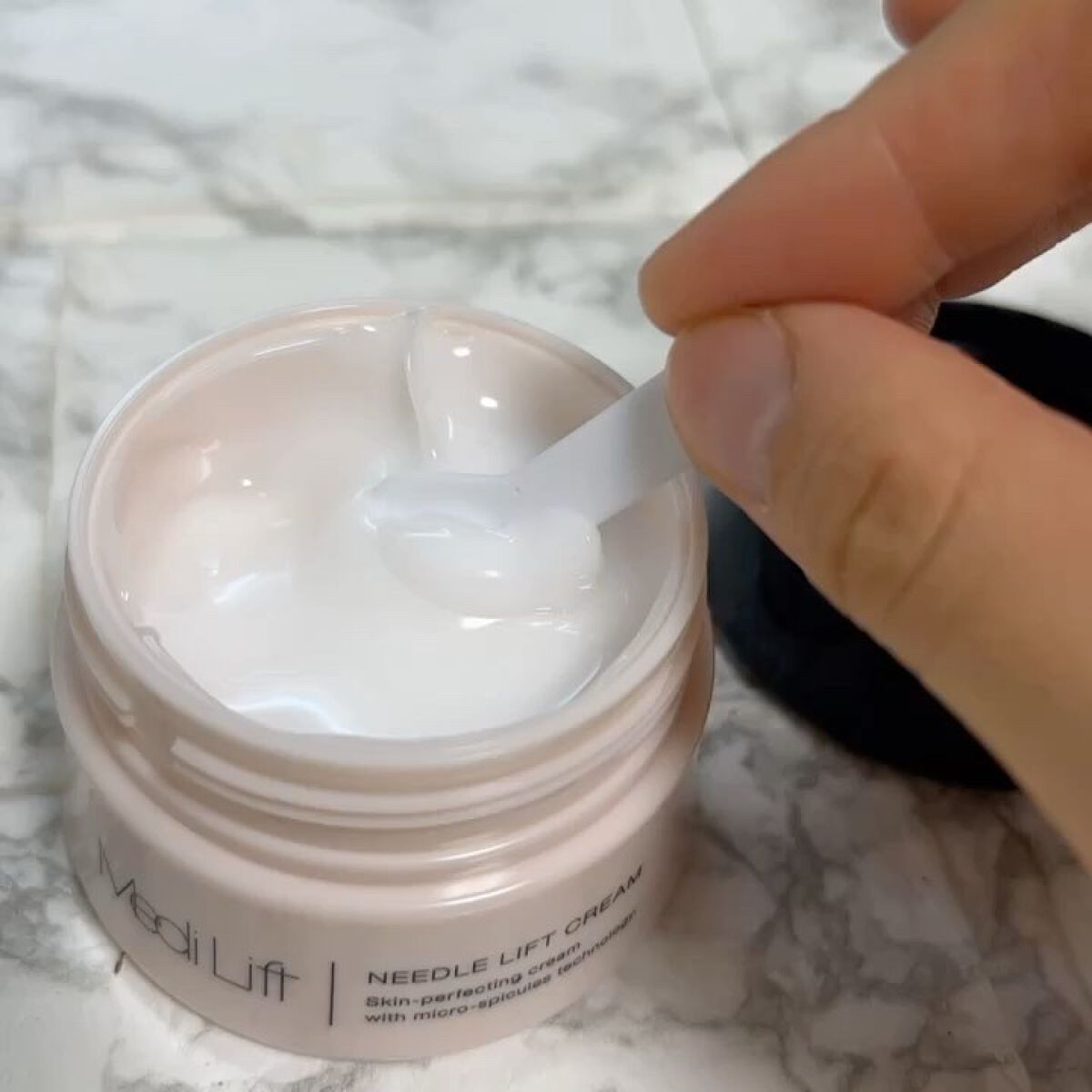メディリフト ニードルリフトクリーム/YA-MAN TOKYO JAPAN/フェイスクリームを使ったクチコミ（2枚目）