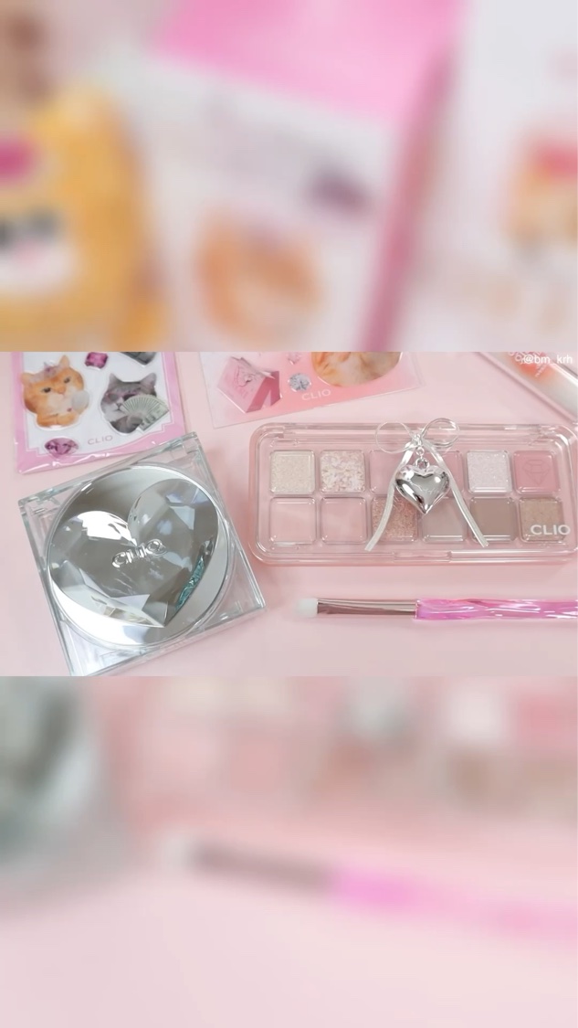 CLIO #ニャン生逆転エディション 🐈🕶️👑💖
イエベさんにおすすめの3アイテムです😉

🌷#キルカバースキンフィクサークッション 
（21N リネン）

🌷#プロアイパレットエア  
（11ショッピングチーズ）

🌷#ク