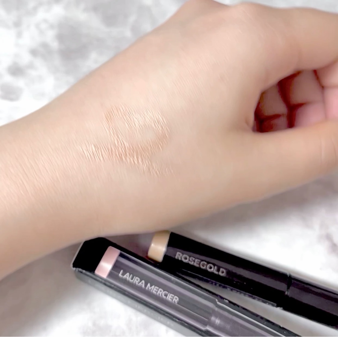 キャビアスティック アイカラー 09 Rosegold（ミニ）/ローラ メルシエ/スティックアイシャドウを使ったクチコミ（3枚目）