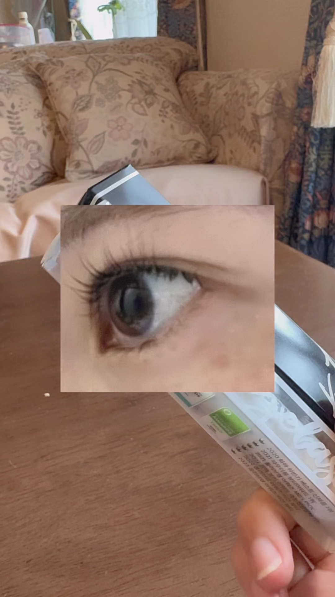 マツエクしてるの？って言われるわたしのまつ毛ケア紹介します。

すっぴんなのに密度の高い上向きのまつ毛になれちゃう必需品🩵

まつ育+ティンティングセラムとのW使いでまじでアイメイクがより映える✨

在宅のときにも気軽に使えて石鹸オフで楽