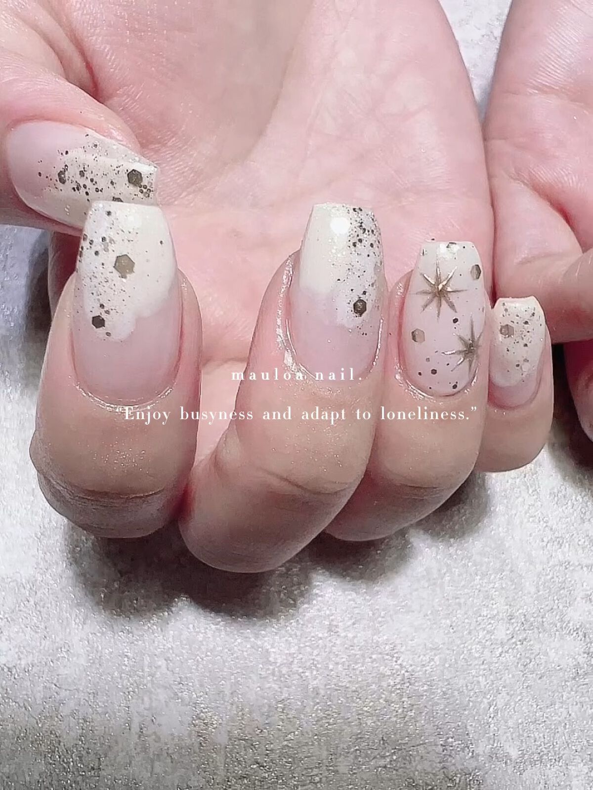 #ネイル,#冬ネイル,#アートネイル,#海ネイル,#ミラーアートネイル,#ニュアンスネイル,#くすみカラーネイル,#サマーネイル,#ジュエリーネイル,#ミラーネイル,#牛柄ネイル,#スタッズネイル,#太陽ネイル,#天王寺ネイル,#シンプルネイル,#コミック柄ネイル,#結晶ネイルのネイルデザイン