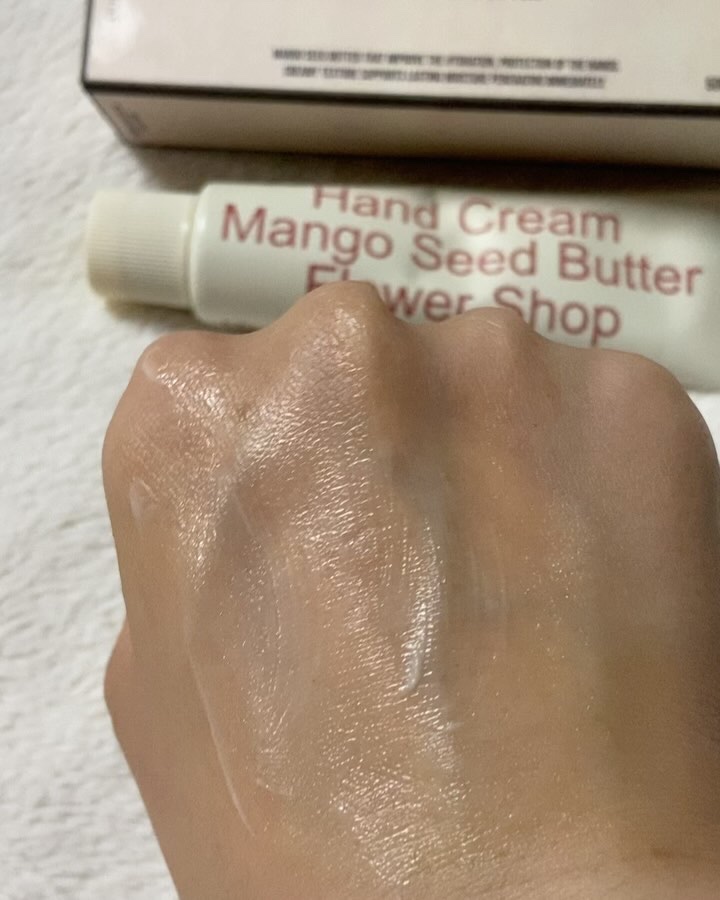 マンゴーシードバターリップエッセンス/hetras/リップ美容液の動画クチコミ1つ目