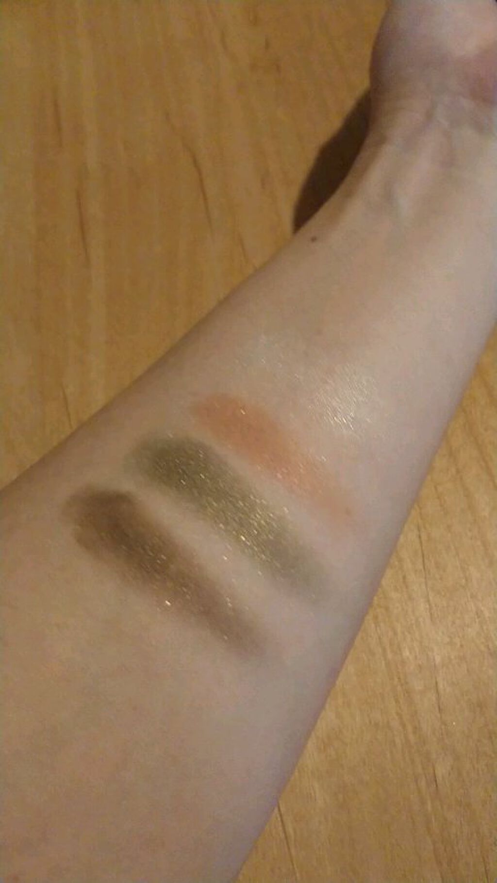 グロッシーリッチ アイズ N GR-7 ウォームカーキ系/Visée/アイシャドウパレットを使ったクチコミ（3枚目）