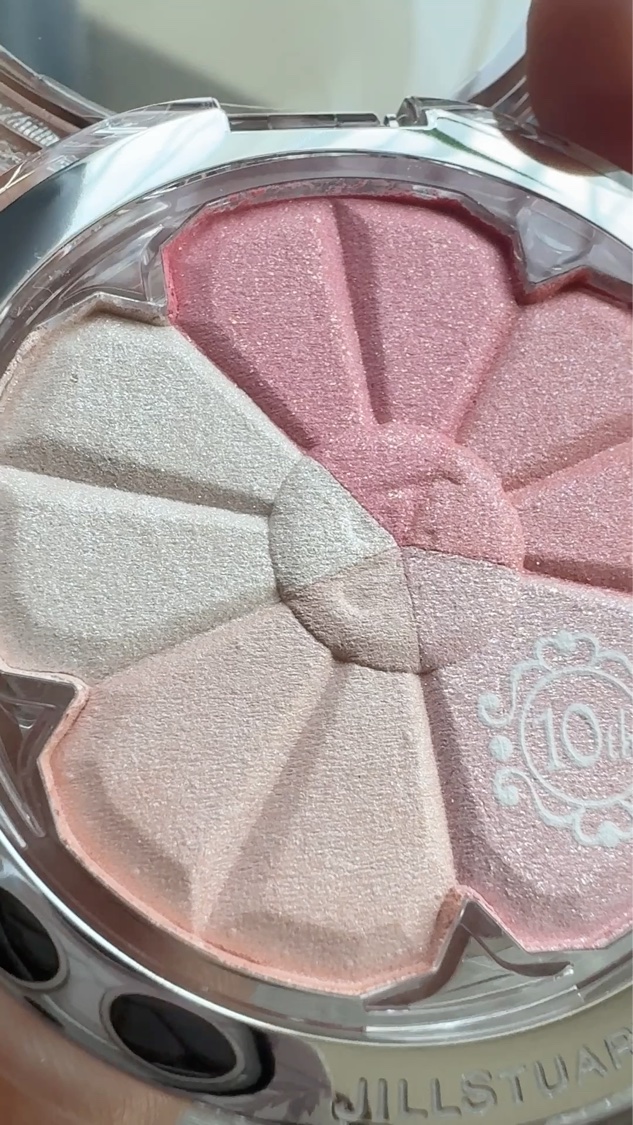 ジルスチュアート クリスタルブルーム ブルーム ミックスブラッシュ コンパクト/JILL STUART/パウダーチークの動画クチコミ4つ目