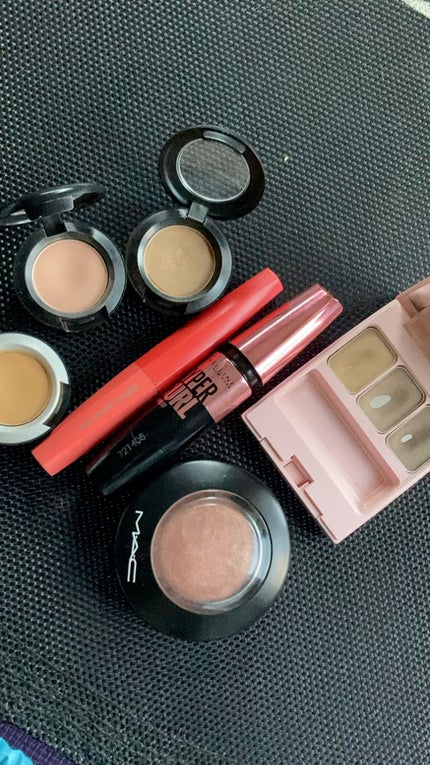 パウダー キス アイシャドウ/M・A・C/単色アイシャドウの人気ショート動画