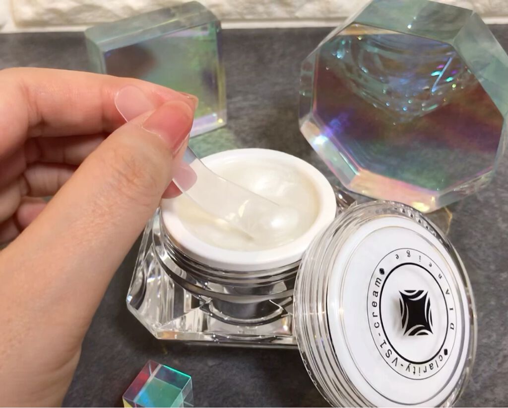 クラリティVS1クリーム/DIAneige/フェイスクリームの動画クチコミ2つ目