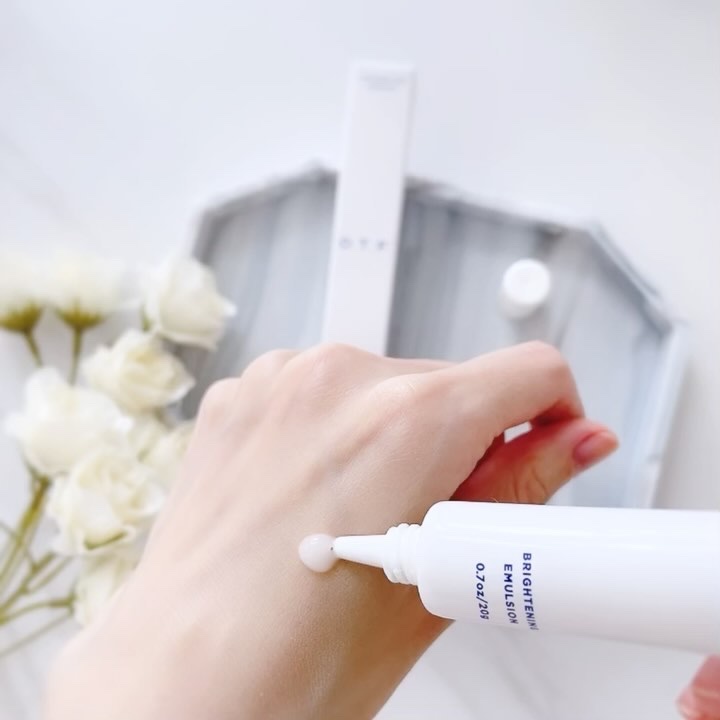 薬用ホワイトニングエマルジョンTA/O.T.F./乳液を使ったクチコミ（3枚目）