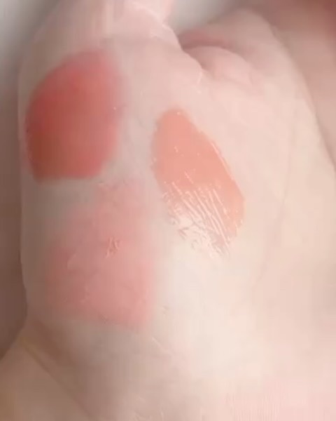 ピネローズブラーティント/kkotppang/リップティントの動画クチコミ1つ目