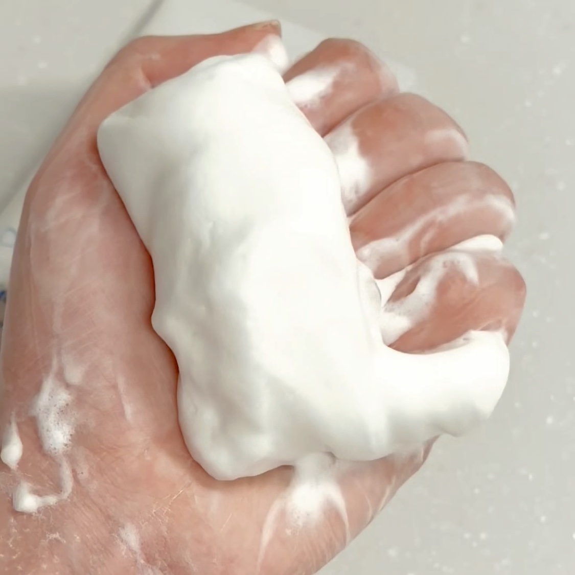 センカ パーフェクトホイップ ホワイトクレイ/SENKA（専科）/洗顔フォームの動画クチコミ4つ目