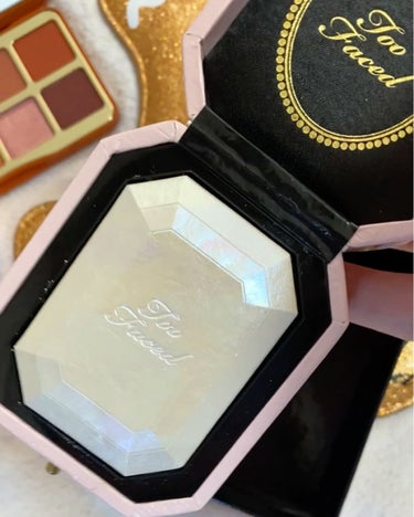 Too Faced メルテッド リキッド マット ロングウェア リップスティックのクチコミ「トゥーフェイスドのクリスマスコフレ！

ソルテッド キャラメル ミニ アイシャドウ 
めっちゃ.....」（3枚目）