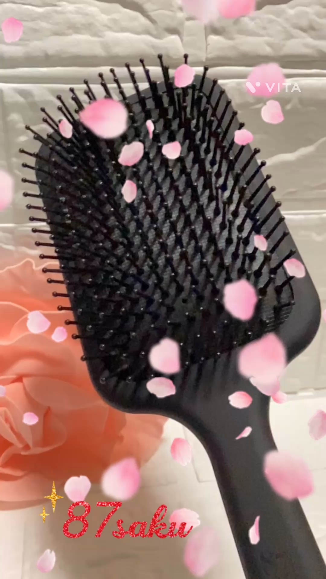 87saku ハナサク パドルブラシ/87saku/ヘアブラシの動画クチコミ1つ目