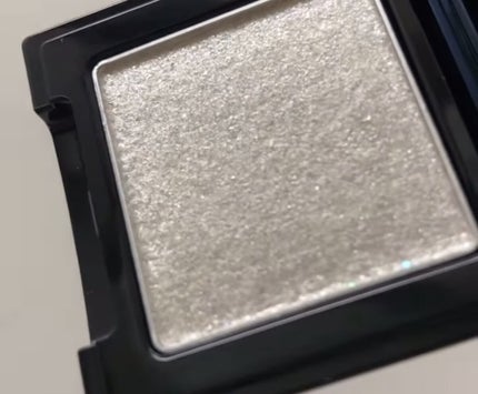 ラズル アイカラー/エレガンス ラズル /単色アイシャドウの人気ショート動画