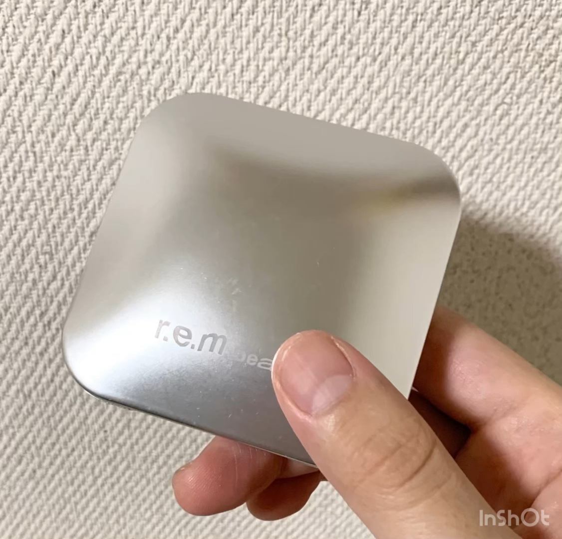 highlighter topper/r.e.m.beauty/プレストパウダーを使ったクチコミ（1枚目）