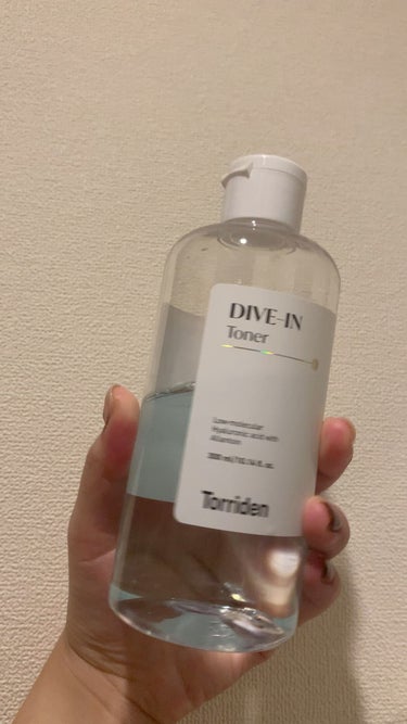 ✔︎Torriden
✔︎DIVE-IN toner

【感想】
テクスチャーは水みたいにサラサラで夏向き・脂性肌向き。
ベタベタ感が嫌いな人はいいかも

保湿力微妙。
私は全然感じなかった。
水塗って