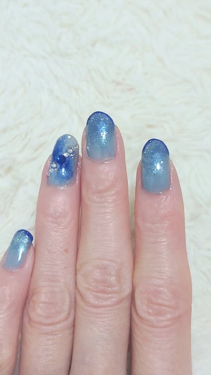 カラフルネイルズ/キャンメイク/マニキュアの人気ショート動画