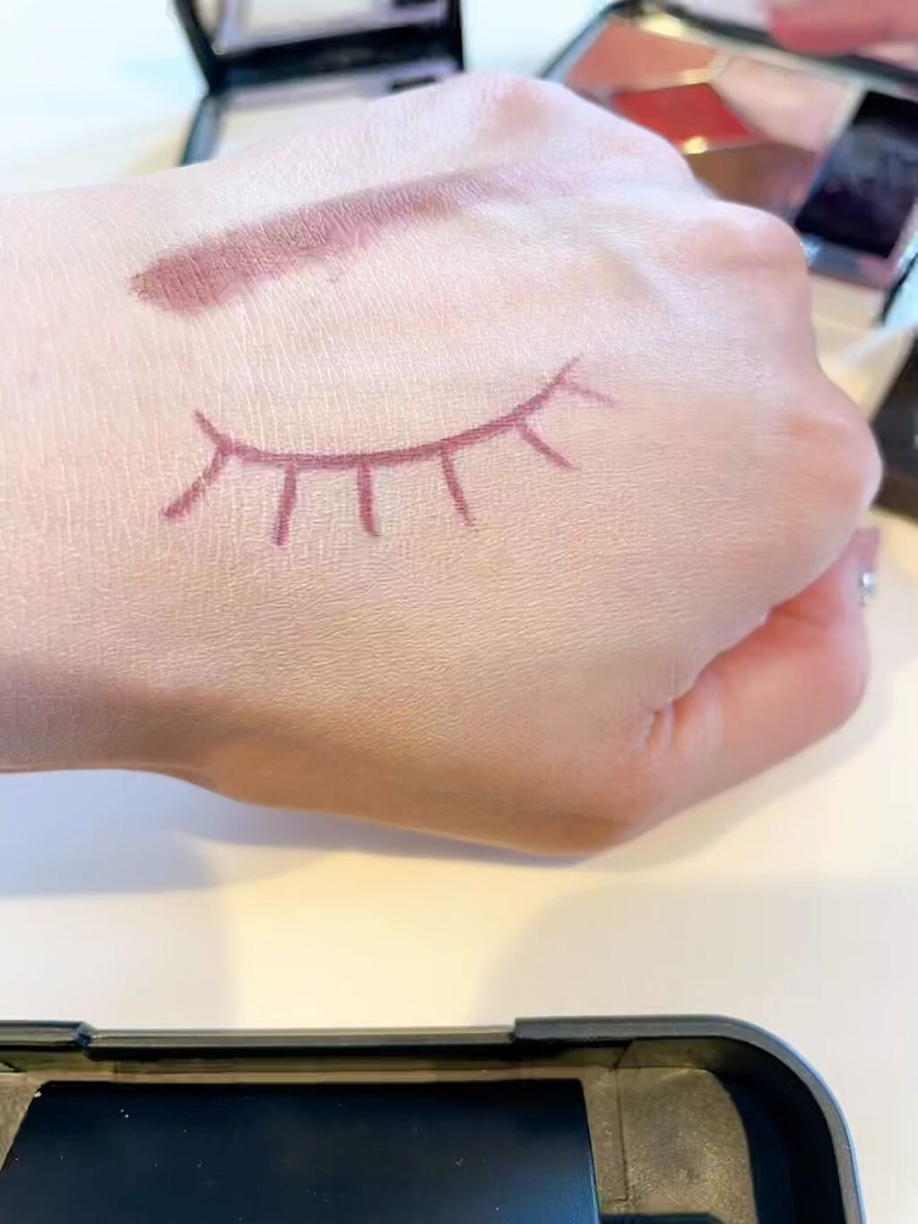 ニュアンス アイシャドウ/OSAJI/単色アイシャドウの動画クチコミ3つ目