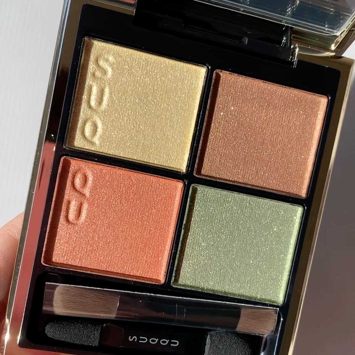 シグニチャー カラー アイズ 121 寒花 -KANKA/SUQQU/アイシャドウパレットを使ったクチコミ（3枚目）