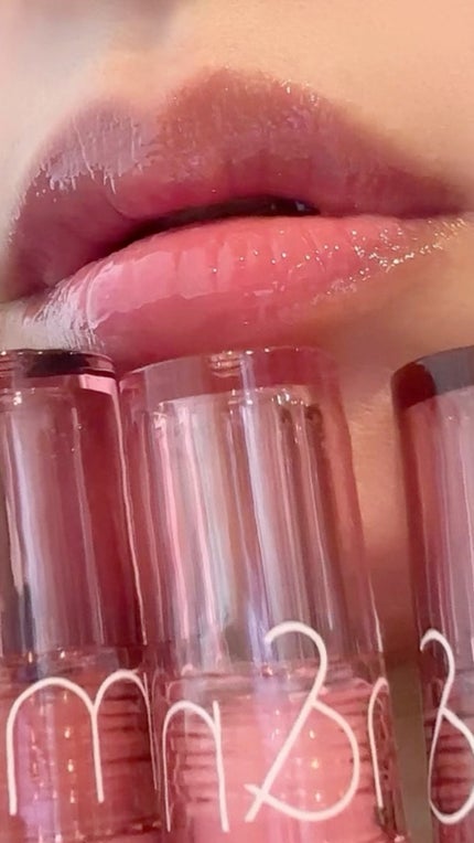 グラスティングカラーグロス/rom&nd/リップグロスの人気ショート動画