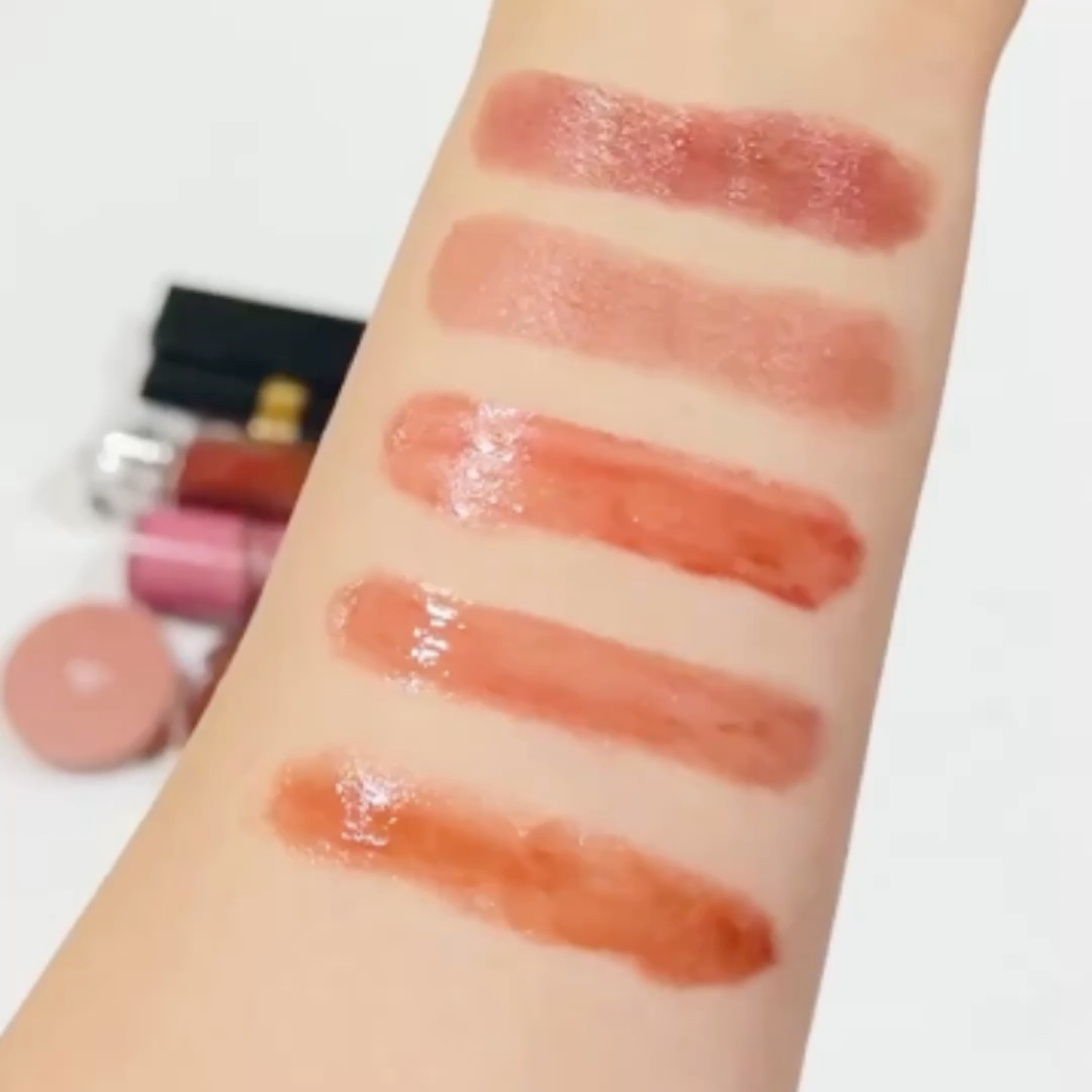 GLOWY TINT BALM/AOU/リップグロスの動画クチコミ5つ目