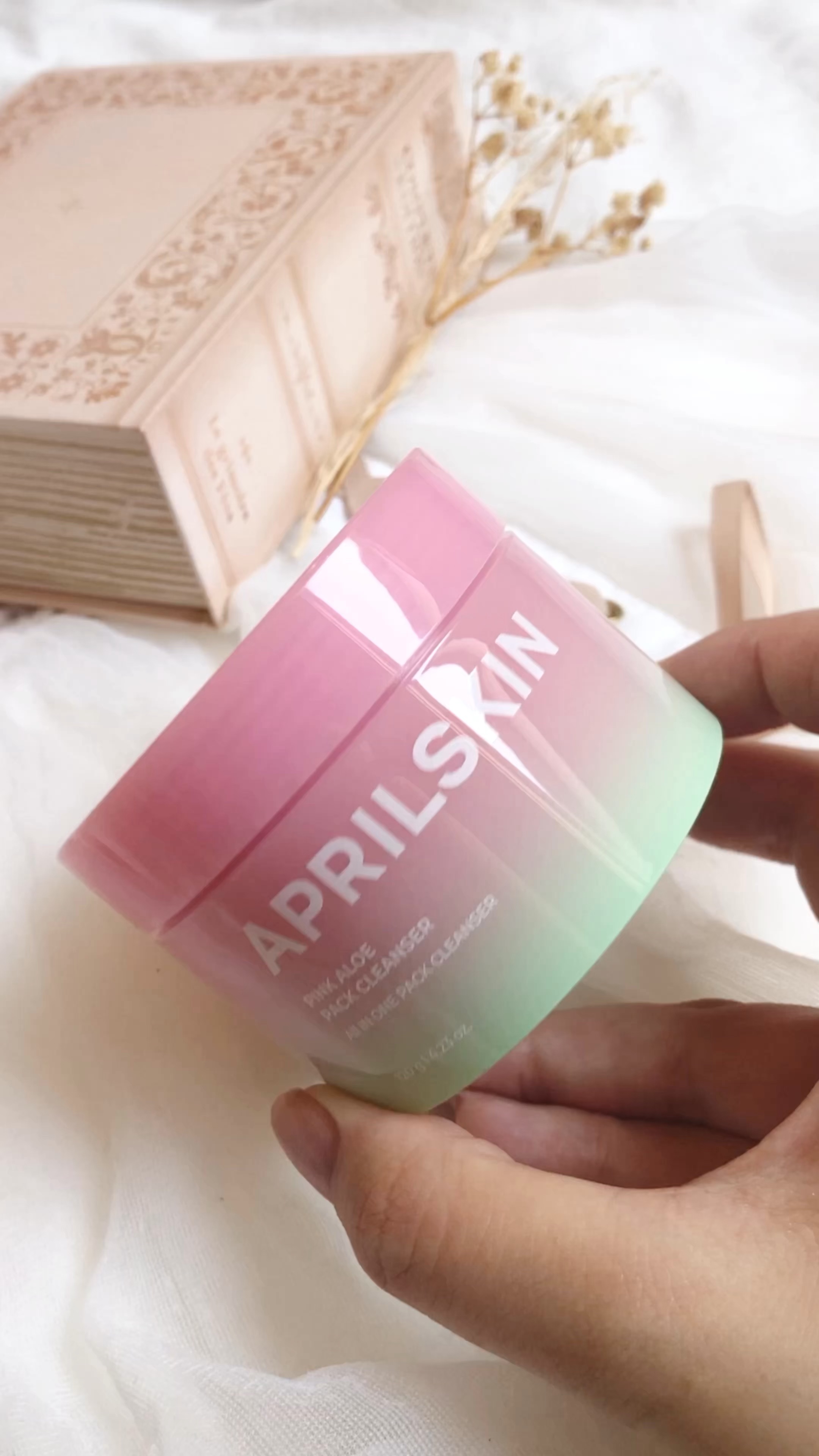 ピンクアロエメレンゲクレンザー/APRILSKIN/その他洗顔料の人気ショート動画