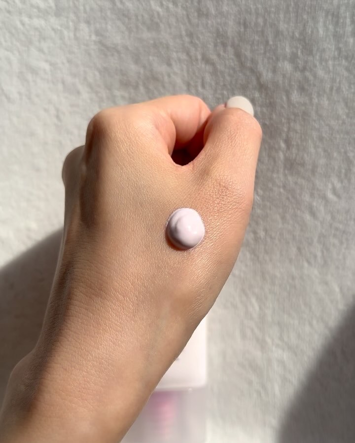 メイクプレム スージングピンクトーンアップサンクリーム/make prem/日焼け止めクリームを使ったクチコミ（3枚目）