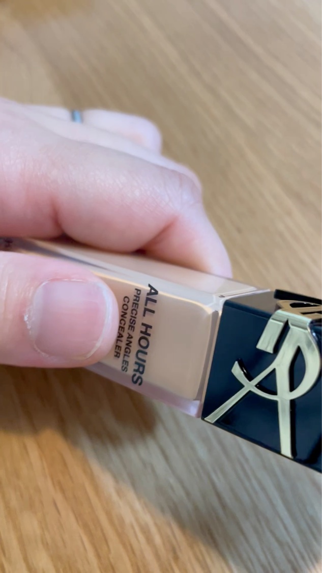 オールアワーズ コンシーラー/YVES SAINT LAURENT BEAUTE/リキッドコンシーラーを使ったクチコミ（3枚目）