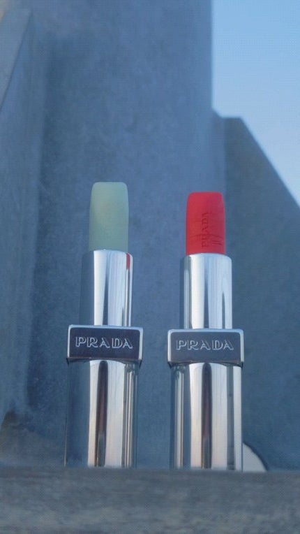 リップ バーム オプティマイジング ケア/PRADA BEAUTY/リップバームの人気ショート動画