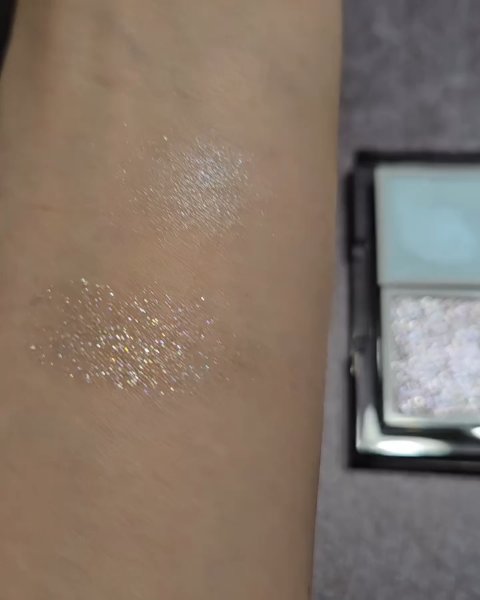 アディクション ザ シングル アイシャドウ ネイキッドシアー 005N Crispy Sky/ADDICTION/単色アイシャドウを使ったクチコミ（3枚目）