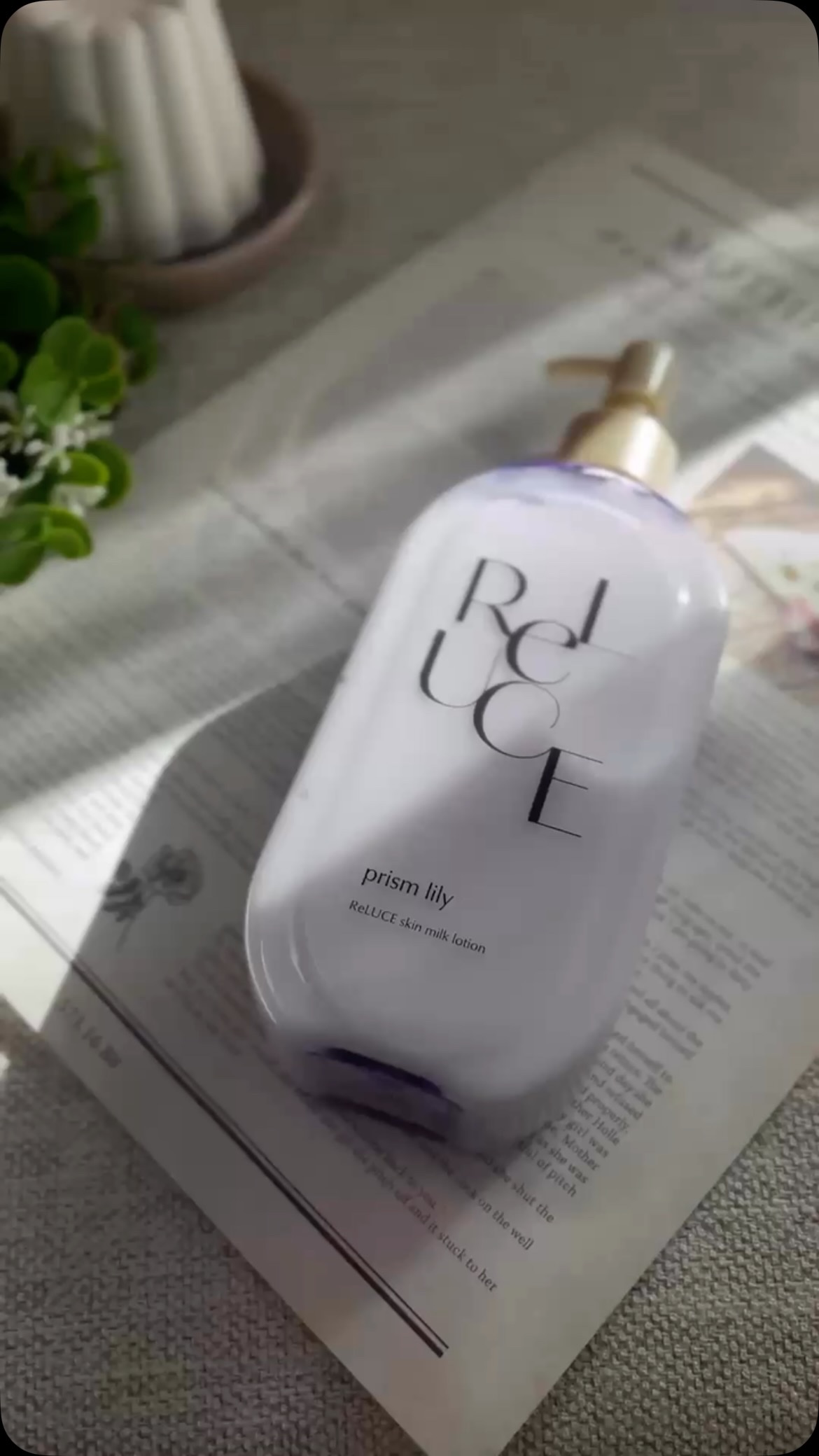 リルーチェスキンミルクローションプリズムリリー/コスメテックスローランド/ボディローションの動画クチコミ1つ目