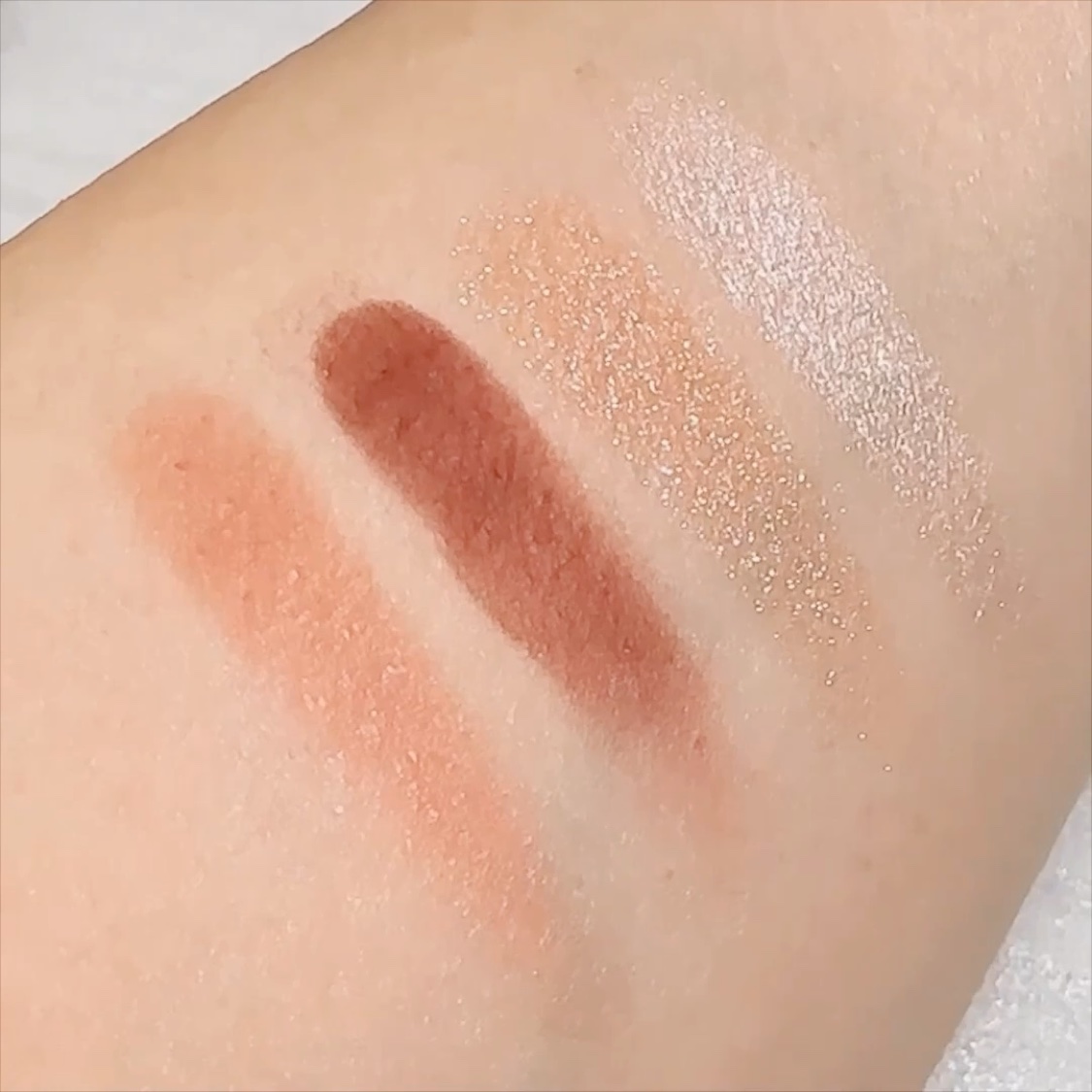 THE アイパレR/b idol/アイシャドウパレットの動画クチコミ4つ目