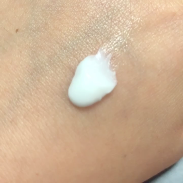 薬用ホワイトニング ハンドクリーム ディープモイスチュア/コエンリッチQ10/ハンドクリームを使ったクチコミ（2枚目）