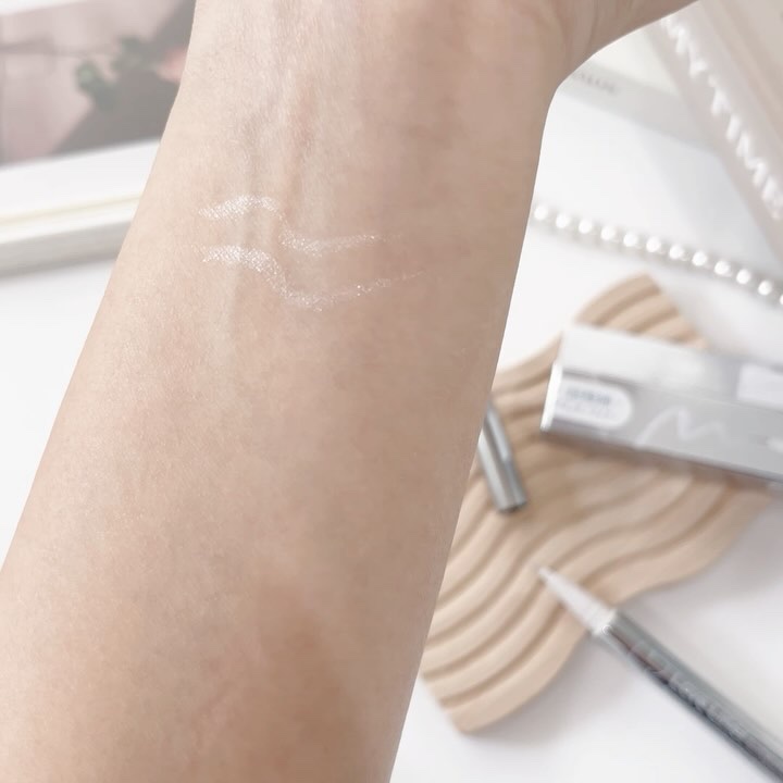 リキッドアイライナーR4 S ビジューグリッターコレクション/ラブ・ライナー/リキッドアイライナーの動画クチコミ4つ目