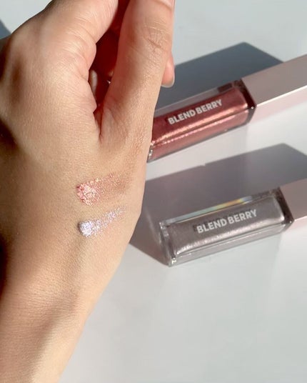 プリズムシャイングリッター/BLEND BERRY/グリッターを使ったクチコミ(3枚目)