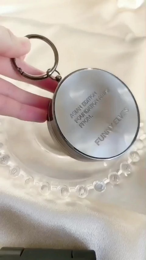 #PR キープ力を重視したベースメイク🤍私が信頼しているFUNNY ELVESのベースアイテムから、今回はクッションファンデをピックアップ🤍🖤✨

@funnyelves.jp

┈┈┈┈┈┈┈ ❁ ❁ ❁ ┈┈┈┈┈┈┈┈
FUNN