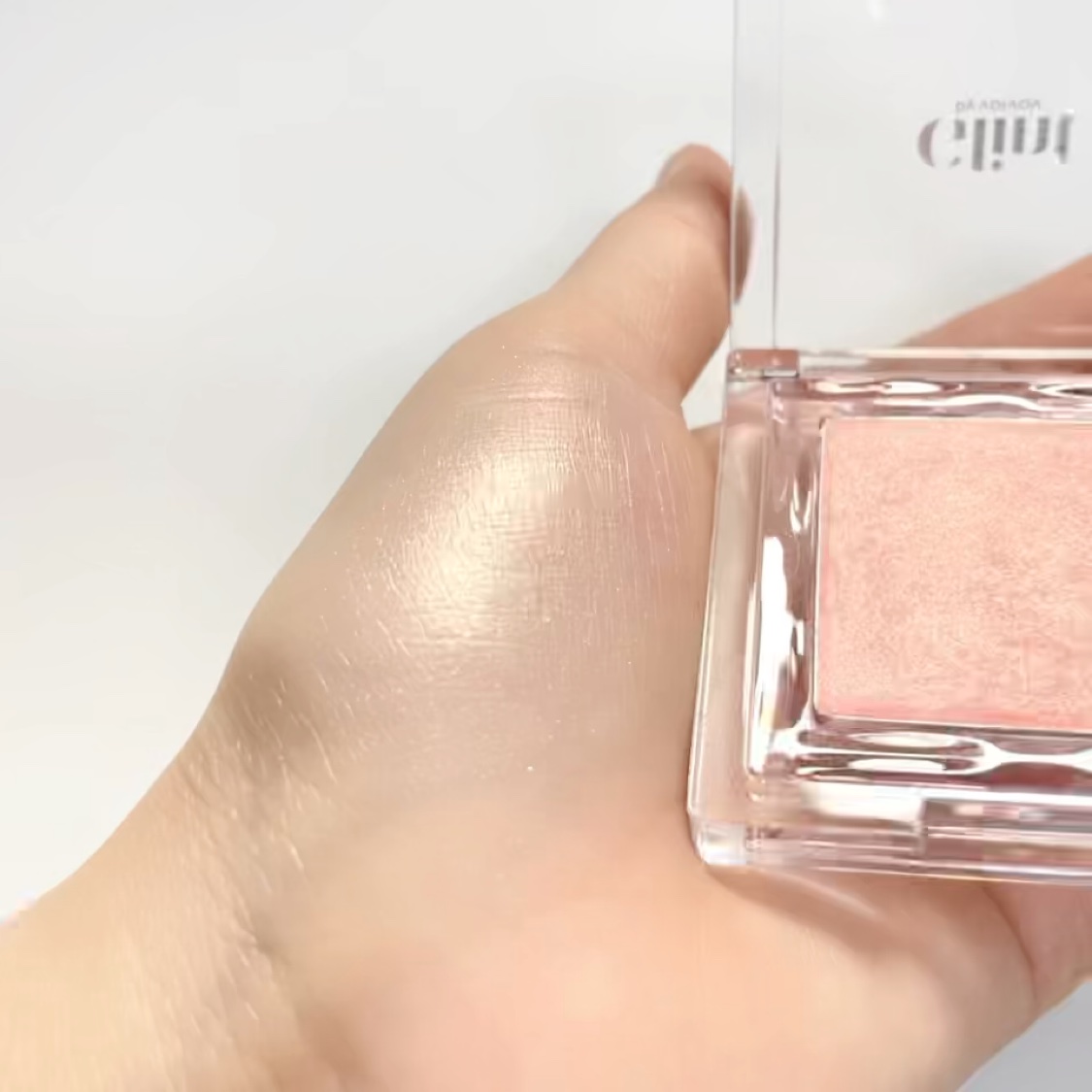 ビディボブ ハイライター/Glint/パウダーハイライトを使ったクチコミ（3枚目）